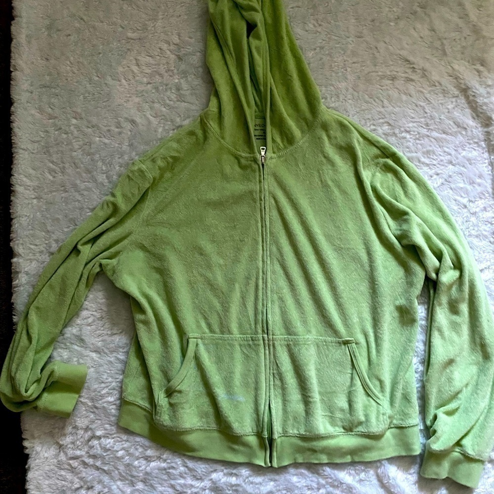 NEW York And Co Green XL Two Piece Capri Jogging Set
